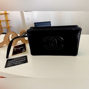 Chanel Clutch in great condition ! Authentic , card included !